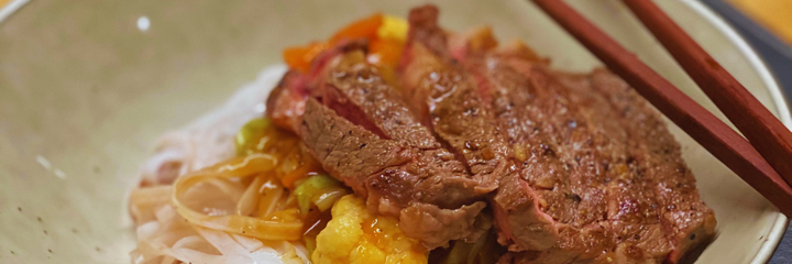 Garlic Pepper steak and stir fry image